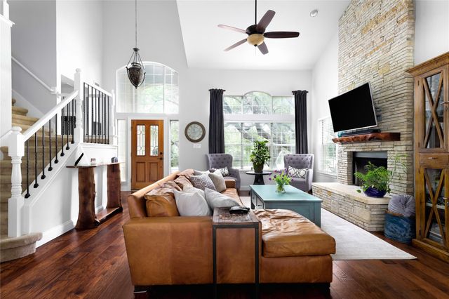 301 Hurst Creek RD, Lakeway, TX 78734