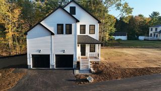 38 Elmwood St 4, Salisbury, MA 01952
