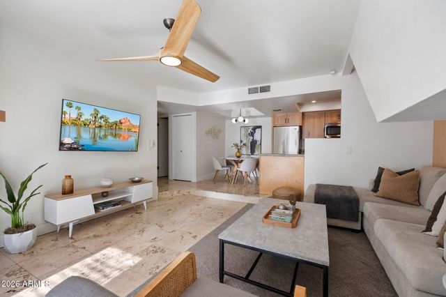 1820 E MORTEN Avenue 117, Phoenix, AZ 85020