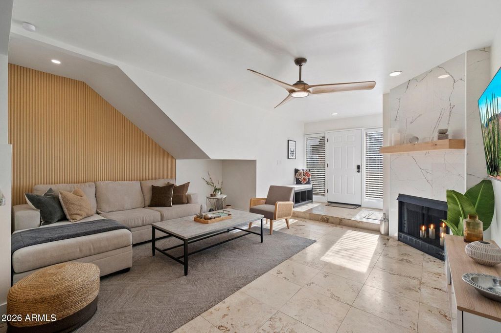 1820 E MORTEN Avenue 117, Phoenix, AZ 85020