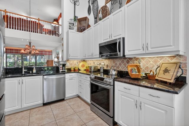 6 RIVER POINT DRIVE, Palm Coast, FL 32137