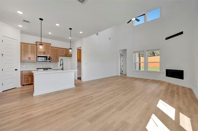 136 Bishop Wood RD, Dripping Springs, TX 78620