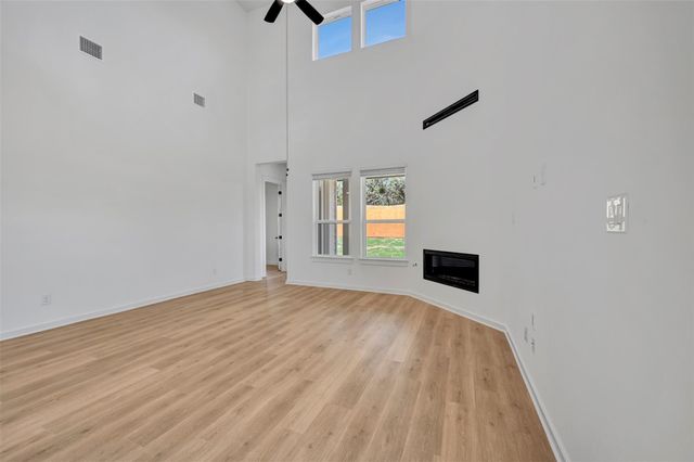 136 Bishop Wood RD, Dripping Springs, TX 78620