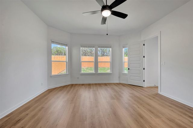 136 Bishop Wood RD, Dripping Springs, TX 78620