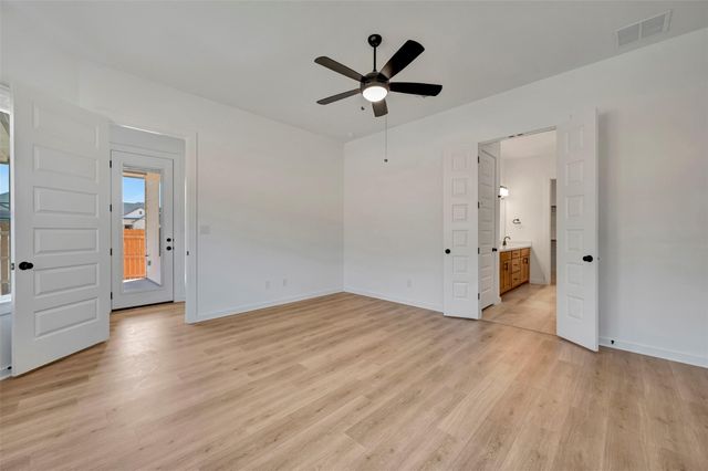 136 Bishop Wood RD, Dripping Springs, TX 78620