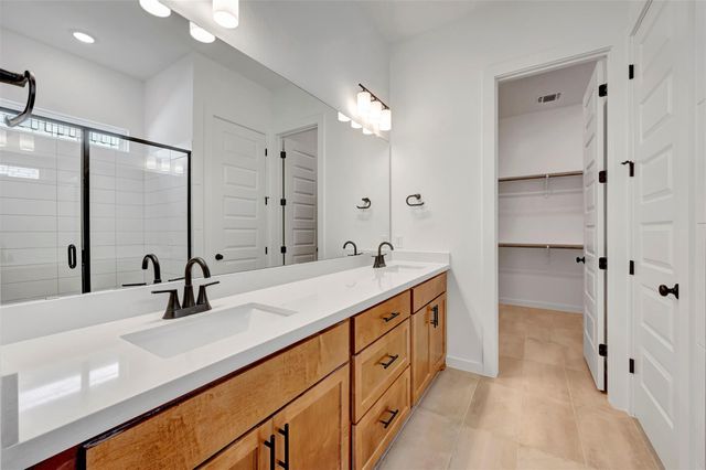 136 Bishop Wood RD, Dripping Springs, TX 78620