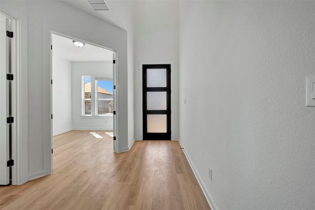 136 Bishop Wood RD, Dripping Springs, TX 78620