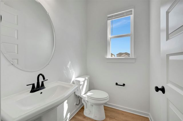 136 Bishop Wood RD, Dripping Springs, TX 78620