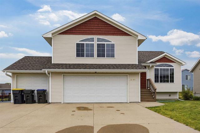 2609 Russell Drive, Iowa City, IA 52240