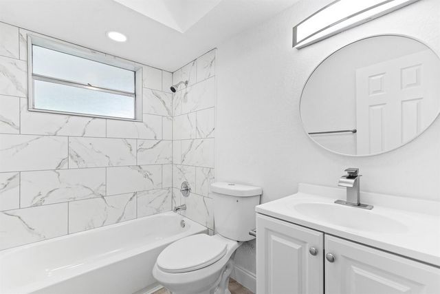308 Stillwater Drive, Jupiter, FL 33458