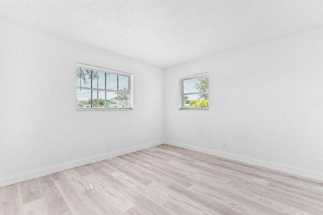 308 Stillwater Drive, Jupiter, FL 33458