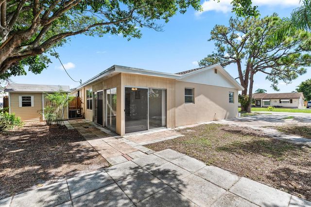 308 Stillwater Drive, Jupiter, FL 33458