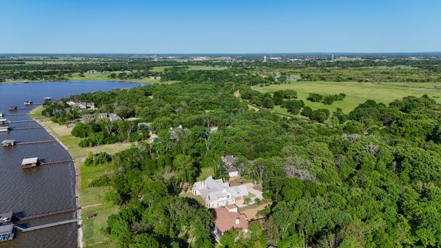 307 Sun Valley, Mabank, TX 75147