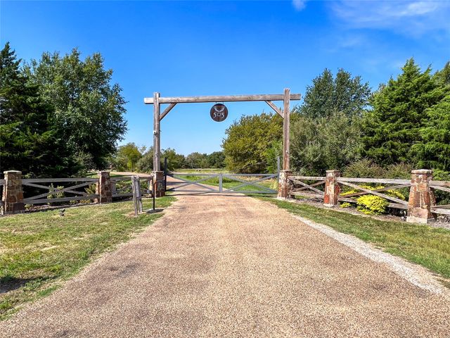 307 Sun Valley, Mabank, TX 75147