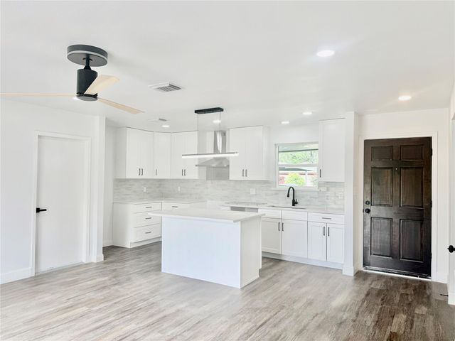 7706 Lakewood Drive, Houston, TX 77016