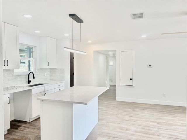 7706 Lakewood Drive, Houston, TX 77016