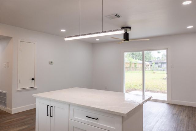 7706 Lakewood Drive, Houston, TX 77016