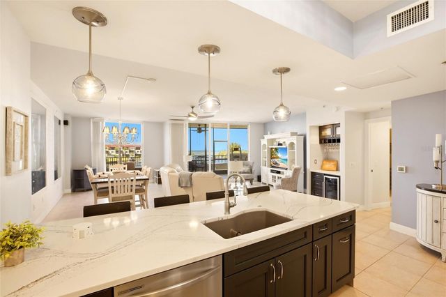3313 SUNSET KEY CIRCLE 105, Punta Gorda, FL 33955
