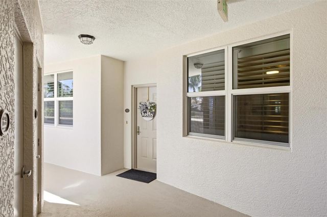 3313 SUNSET KEY CIRCLE 105, Punta Gorda, FL 33955