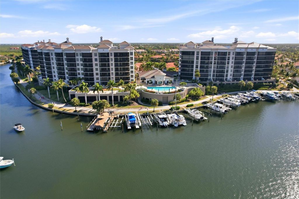 3313 SUNSET KEY CIRCLE 105, Punta Gorda, FL 33955