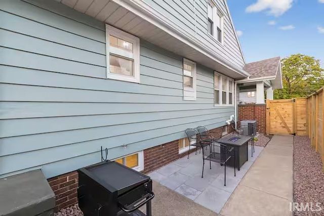 1933 Inglewood Place, South Bend, IN 46616