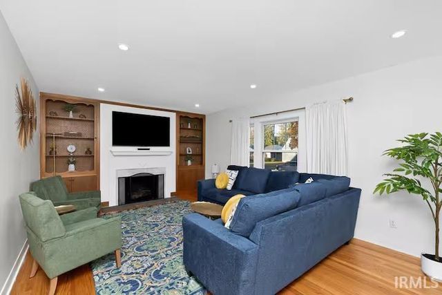 1933 Inglewood Place, South Bend, IN 46616