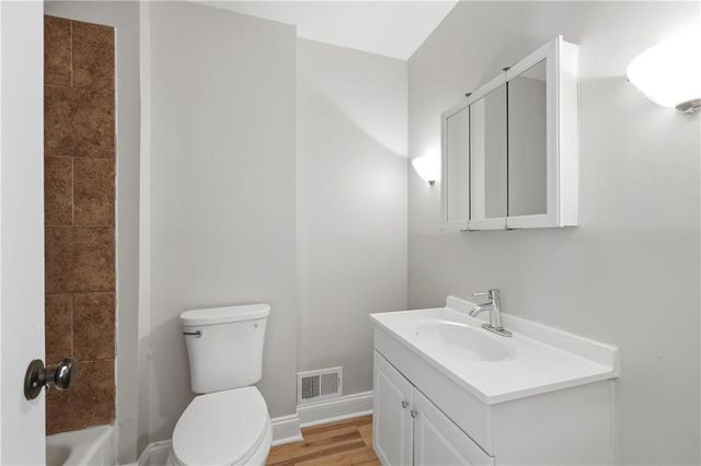 6301 E 109th Terrace, Kansas City, MO 64134