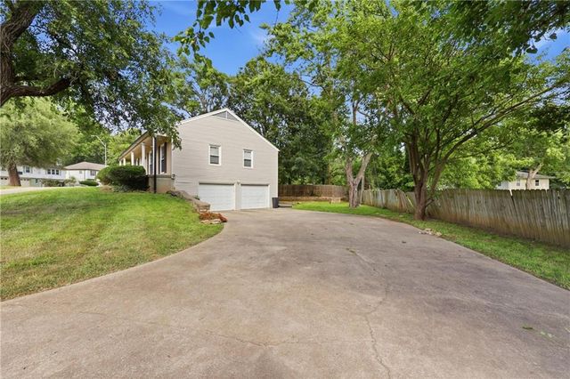 6301 E 109th Terrace, Kansas City, MO 64134