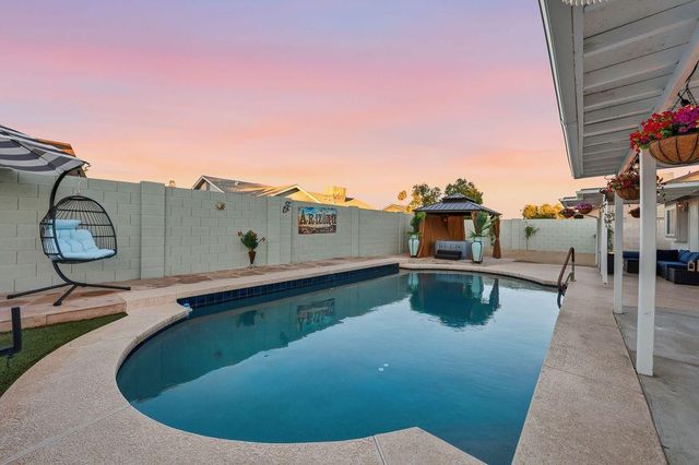 7926 W Dahlia Drive, Peoria, AZ 85381