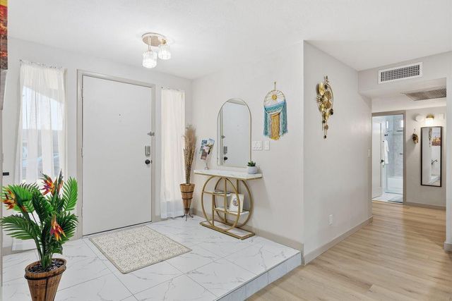 7926 W Dahlia Drive, Peoria, AZ 85381