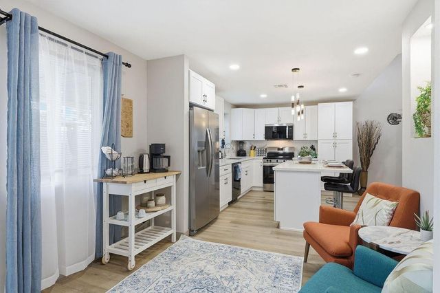7926 W Dahlia Drive, Peoria, AZ 85381