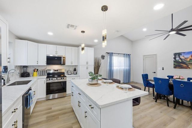 7926 W Dahlia Drive, Peoria, AZ 85381
