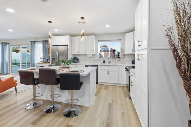 7926 W Dahlia Drive, Peoria, AZ 85381