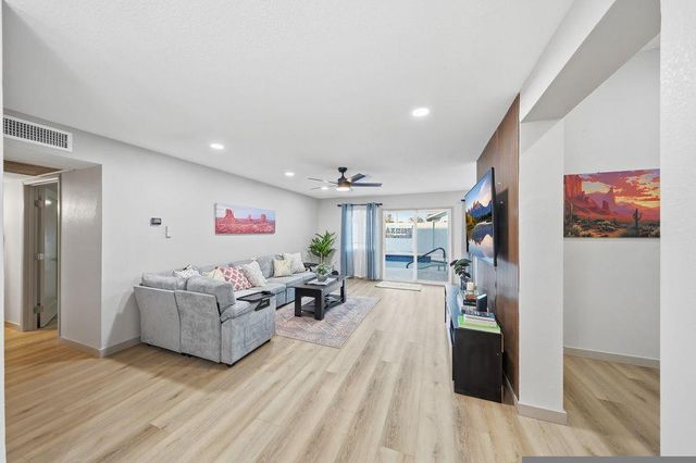 7926 W Dahlia Drive, Peoria, AZ 85381