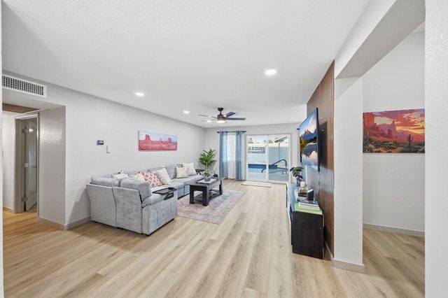 7926 W Dahlia Drive, Peoria, AZ 85381