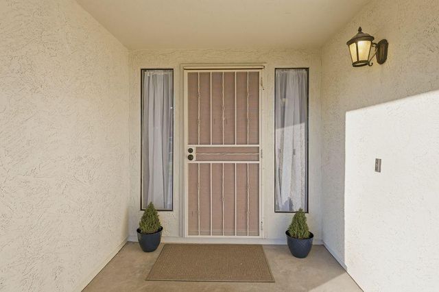 7926 W Dahlia Drive, Peoria, AZ 85381