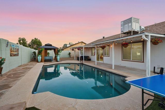 7926 W Dahlia Drive, Peoria, AZ 85381