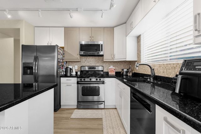 2274 E PEACH TREE Drive, Chandler, AZ 85249