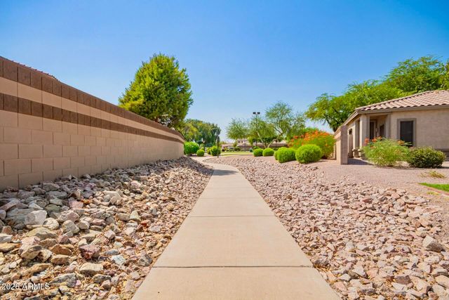 2274 E PEACH TREE Drive, Chandler, AZ 85249