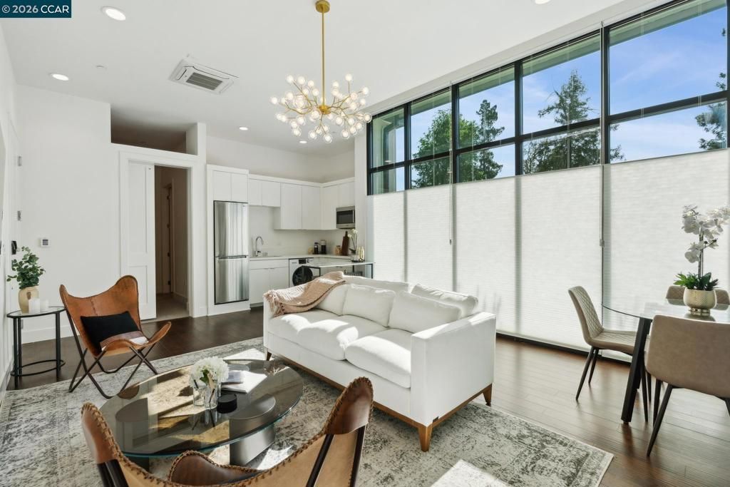 Image 15 of property listing at 210 Lafayette Circle 101, Lafayette, CA 94549