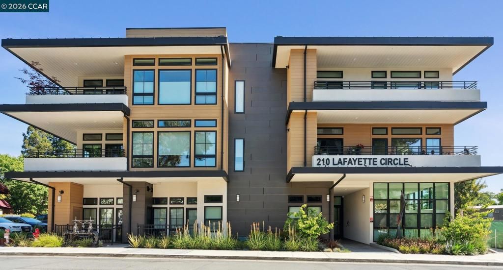 Image 2 of property listing at 210 Lafayette Circle 101, Lafayette, CA 94549