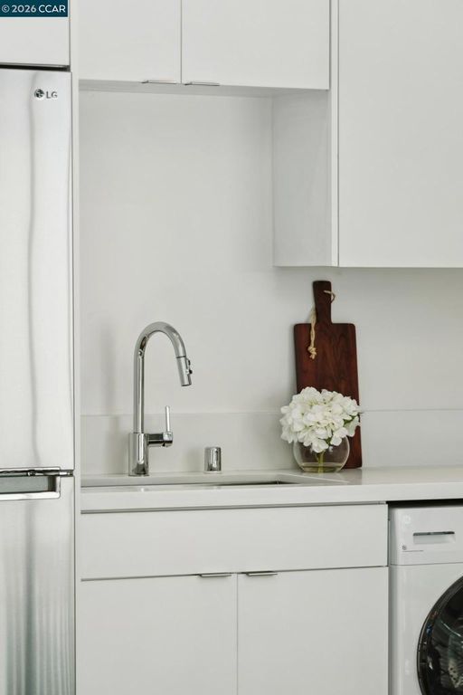 Image 23 of property listing at 210 Lafayette Circle 101, Lafayette, CA 94549