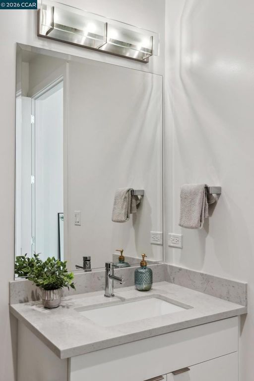 Image 32 of property listing at 210 Lafayette Circle 101, Lafayette, CA 94549