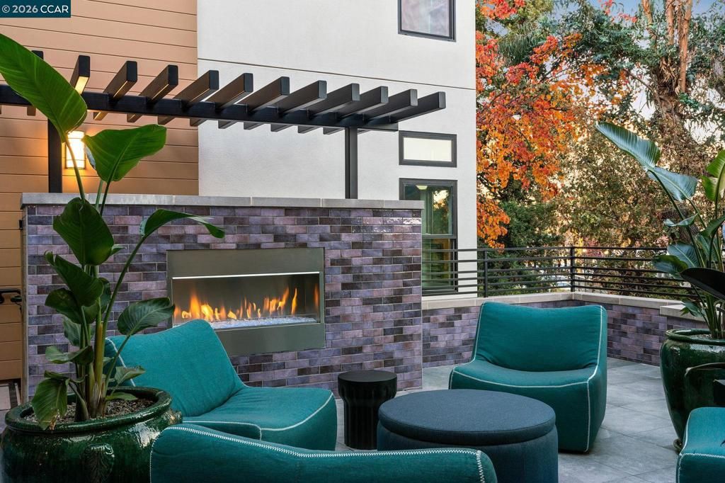 Image 39 of property listing at 210 Lafayette Circle 101, Lafayette, CA 94549