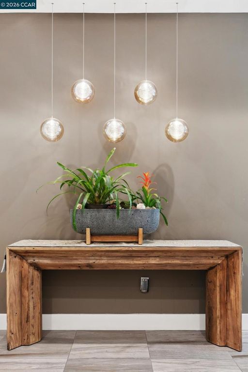 Image 7 of property listing at 210 Lafayette Circle 101, Lafayette, CA 94549