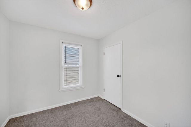 4004 2nd Avenue, Des Moines, IA 50313