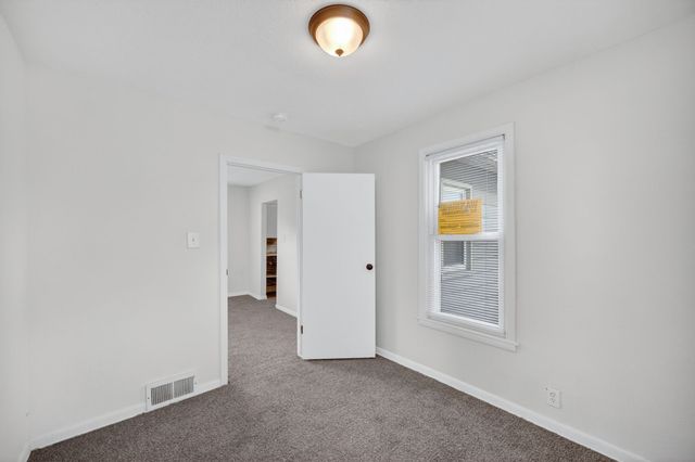 4004 2nd Avenue, Des Moines, IA 50313