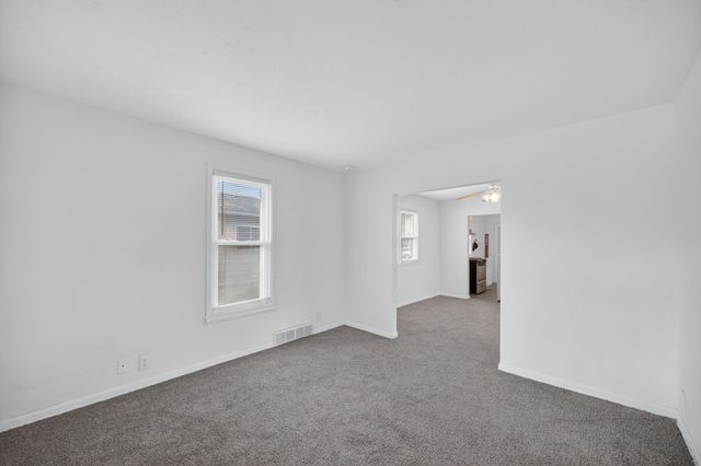 4004 2nd Avenue, Des Moines, IA 50313