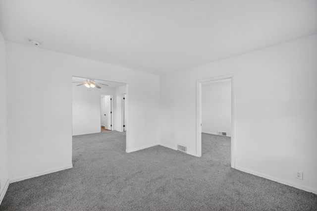 4004 2nd Avenue, Des Moines, IA 50313