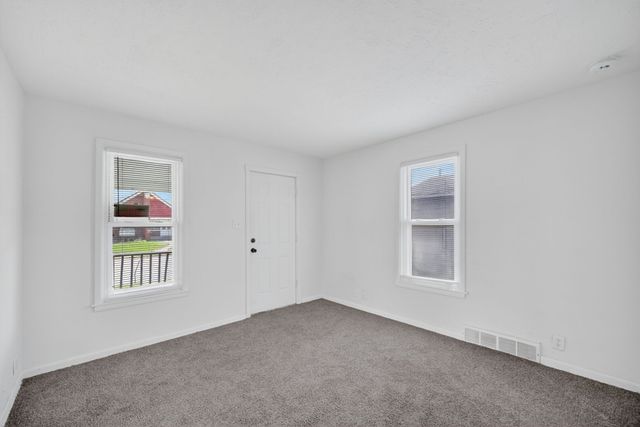 4004 2nd Avenue, Des Moines, IA 50313